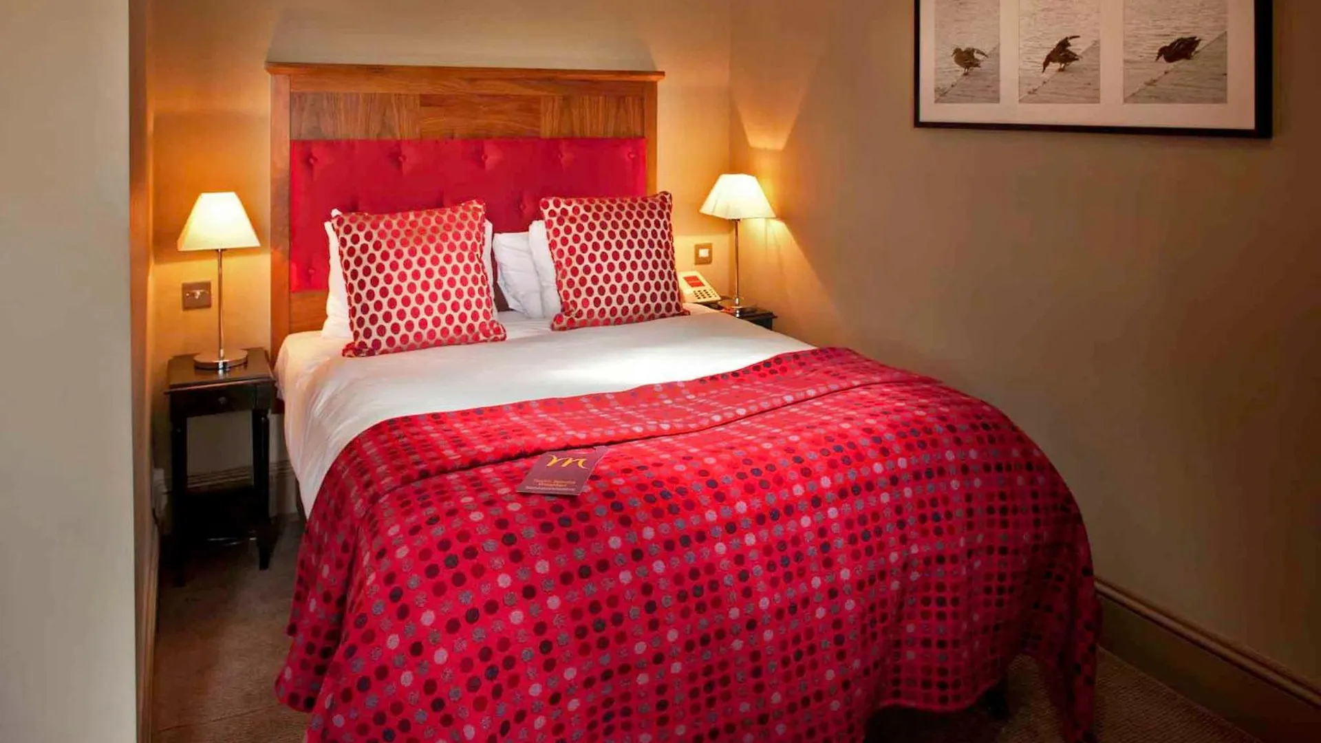 Sunday London Staines-Upon-Thames Ex Mercure Hotel 0*,  Ηνωμένο Βασίλειο